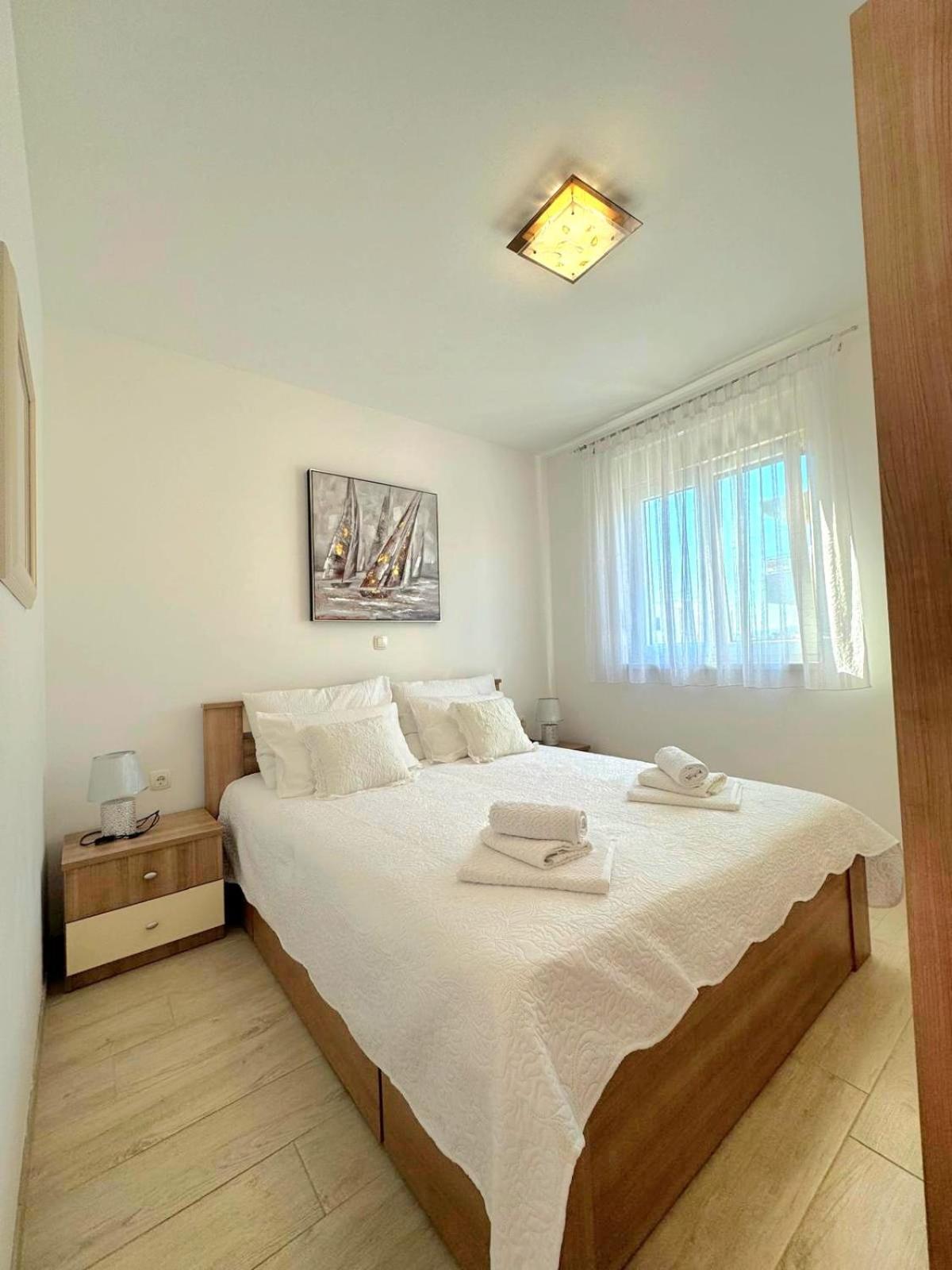 Apartment Misic โตรกีร์ ภายนอก รูปภาพ