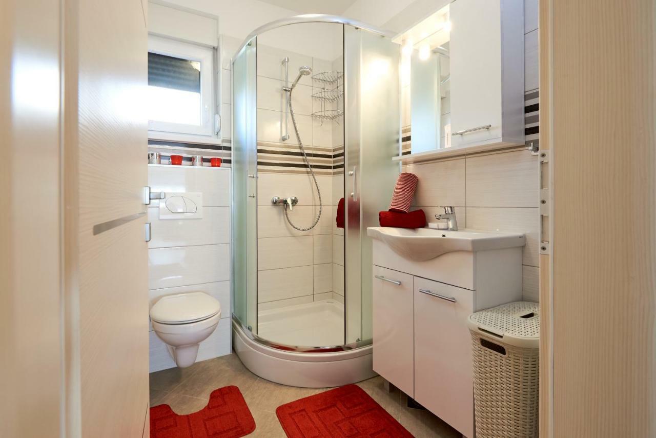 Apartment Misic โตรกีร์ ภายนอก รูปภาพ